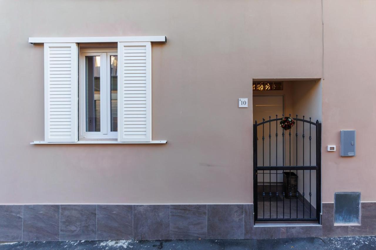 Torretta10 Guesthouse Ливорно Екстериор снимка